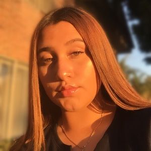 Meet your Posher, Aida